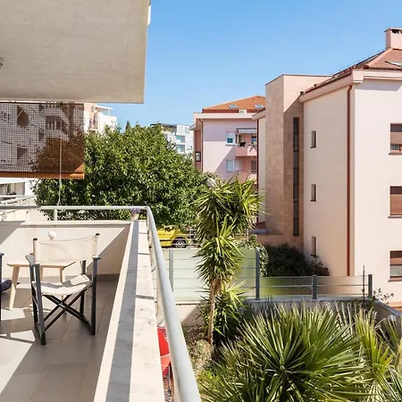 Modern With Terrace 4 Min Walk To The Appartamento Spalato