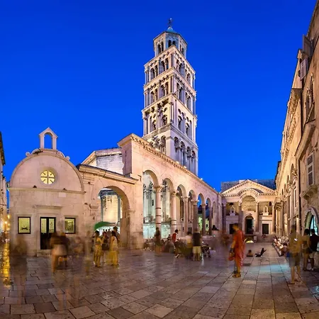 Modern With Terrace 4 Min Walk To The Appartamento