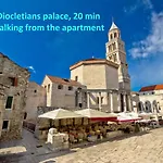 Διαμέρισμα Modern With Terrace 4 Min Walk To The