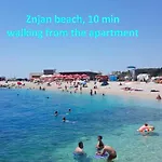 Διαμέρισμα Modern With Terrace 4 Min Walk To The