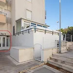 Modern With Terrace 4 Min Walk To The *