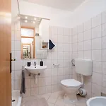 Modern With Terrace 4 Min Walk To The