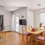 Modern With Terrace 4 Min Walk To The *
