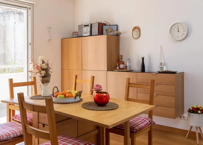 Modern With Terrace 4 Min Walk To The *