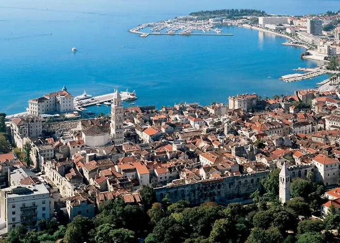 Modern With Terrace 4 Min Walk To The Apartmán Split