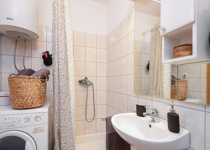 Modern With Terrace 4 Min Walk To The Apartmán *