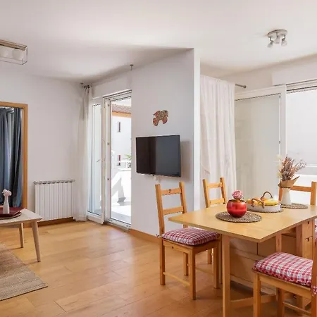 Modern With Terrace 4 Min Walk To The Apartmán *