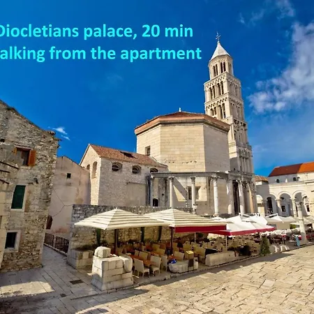 Apartamento Modern With Terrace 4 Min Walk To The