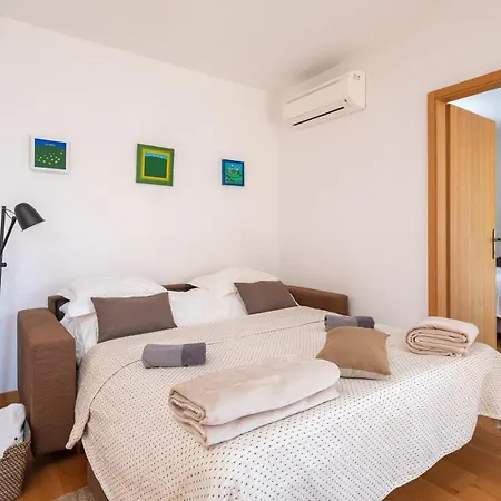 Apartmán Modern With Terrace 4 Min Walk To The *
