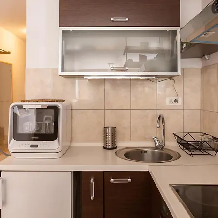 Modern With Terrace 4 Min Walk To The Apartmán