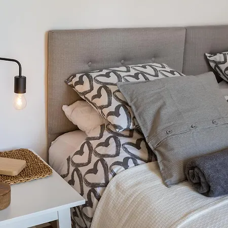 Modern With Terrace 4 Min Walk To The Apartamento