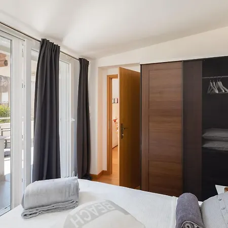 Modern With Terrace 4 Min Walk To The 斯普利特