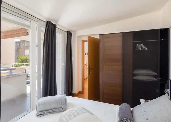 Modern With Terrace 4 Min Walk To The Split